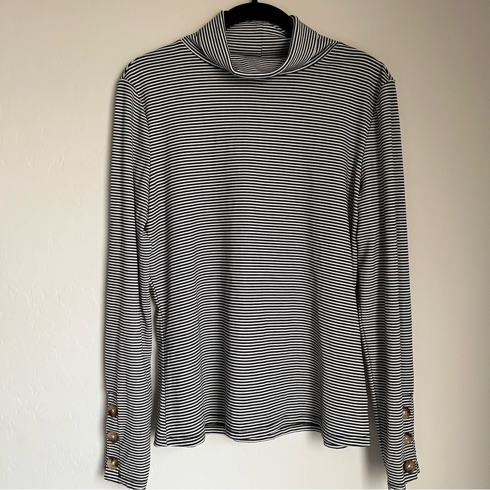 TAHARI women’s Blk/White turtle neck top